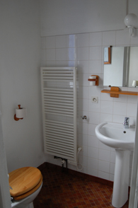 2nd ensuite bathroom 